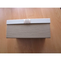 Eleganckie pudełko prezentowe z kokardką